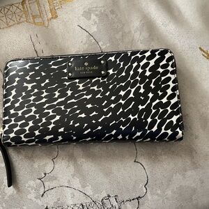 Kate Spade Black and White Wallet